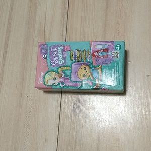 Disney sweet seams daisy surprise doll + playset